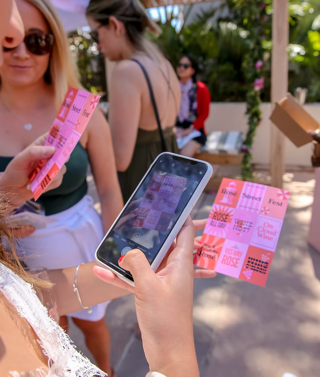 Typography outline in Rethink Sans

