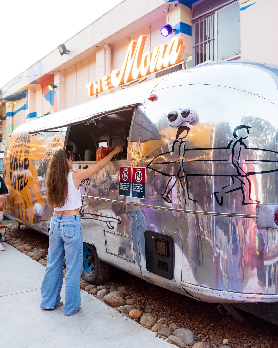 Typography outline in Rethink Sans

