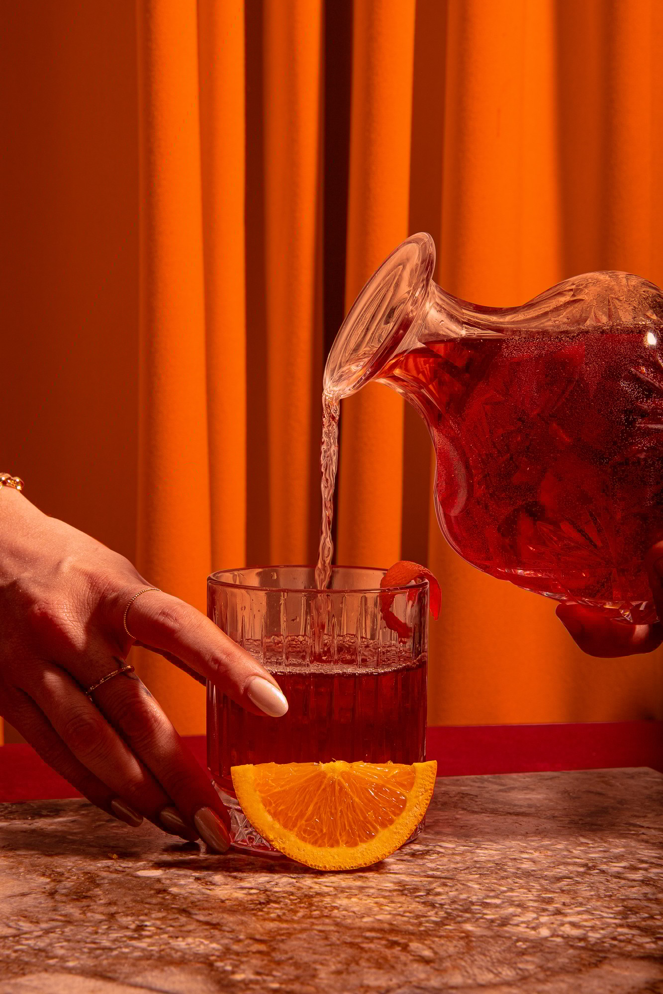 Typography outline in Rethink Sans

