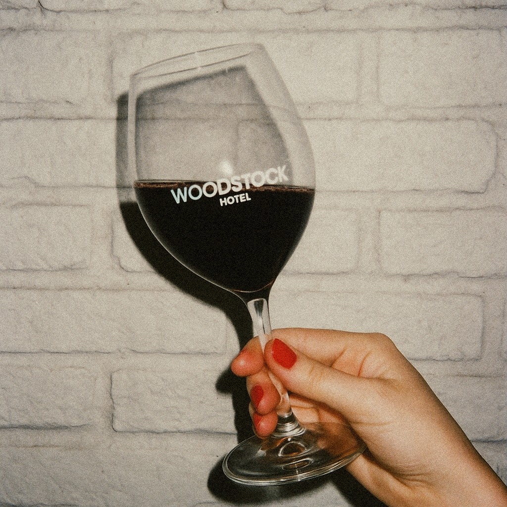 Typography outline in Rethink Sans

