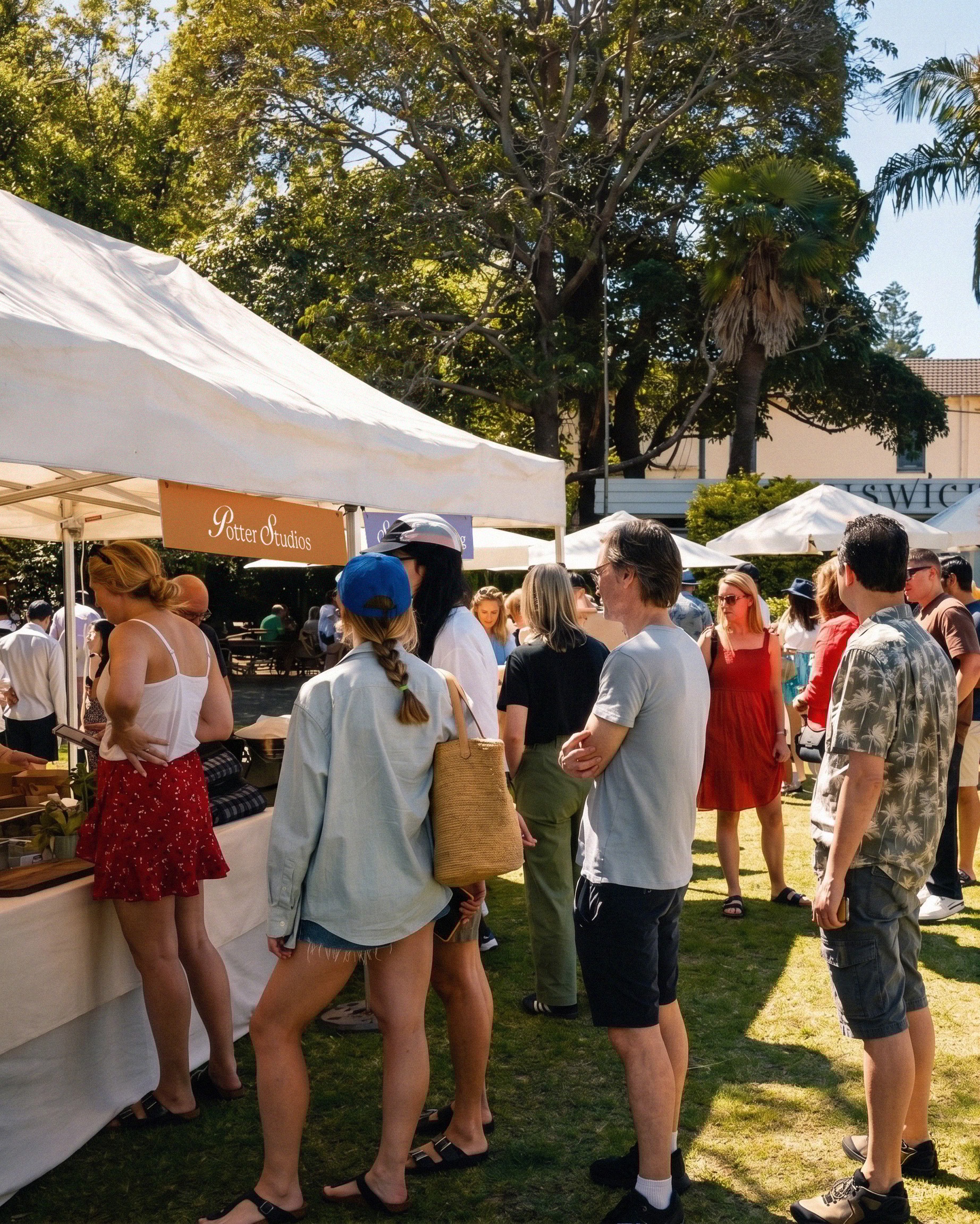 Typography outline in Rethink Sans

